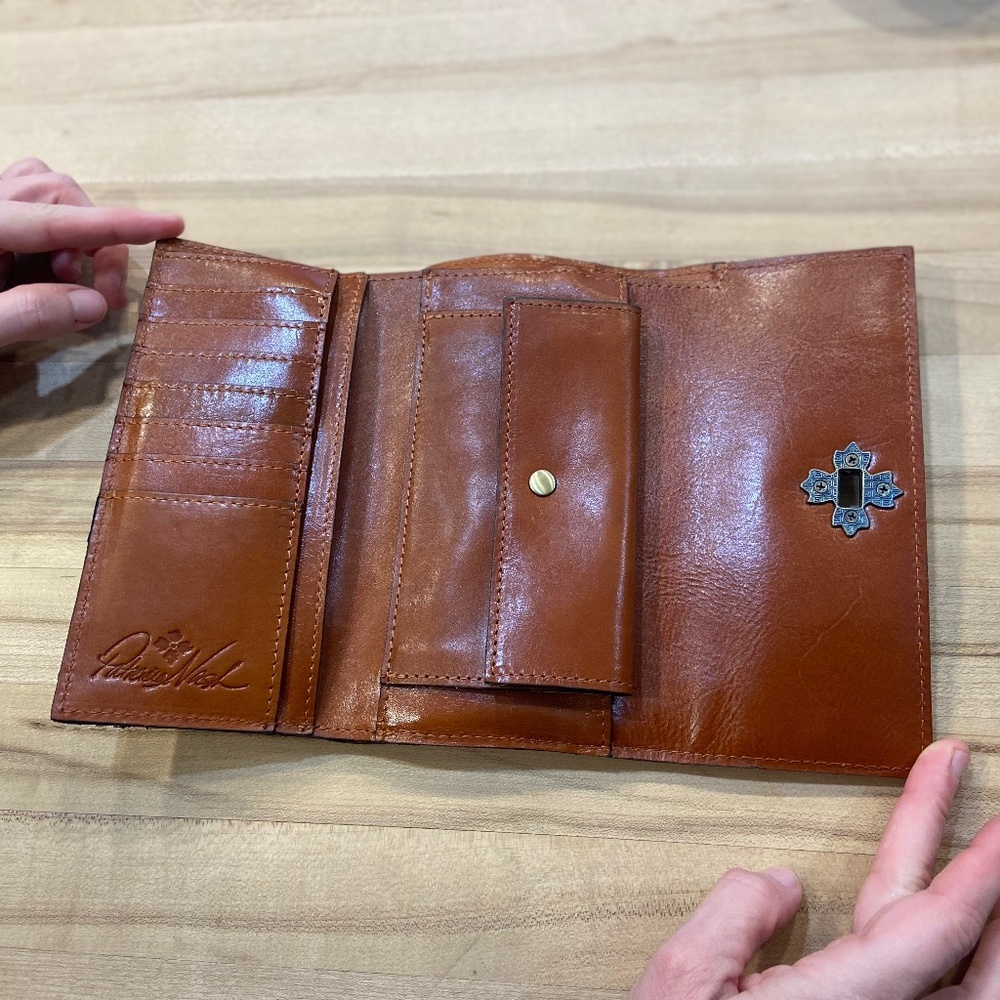 Patricia Nash wallet - Picture 3 of 3